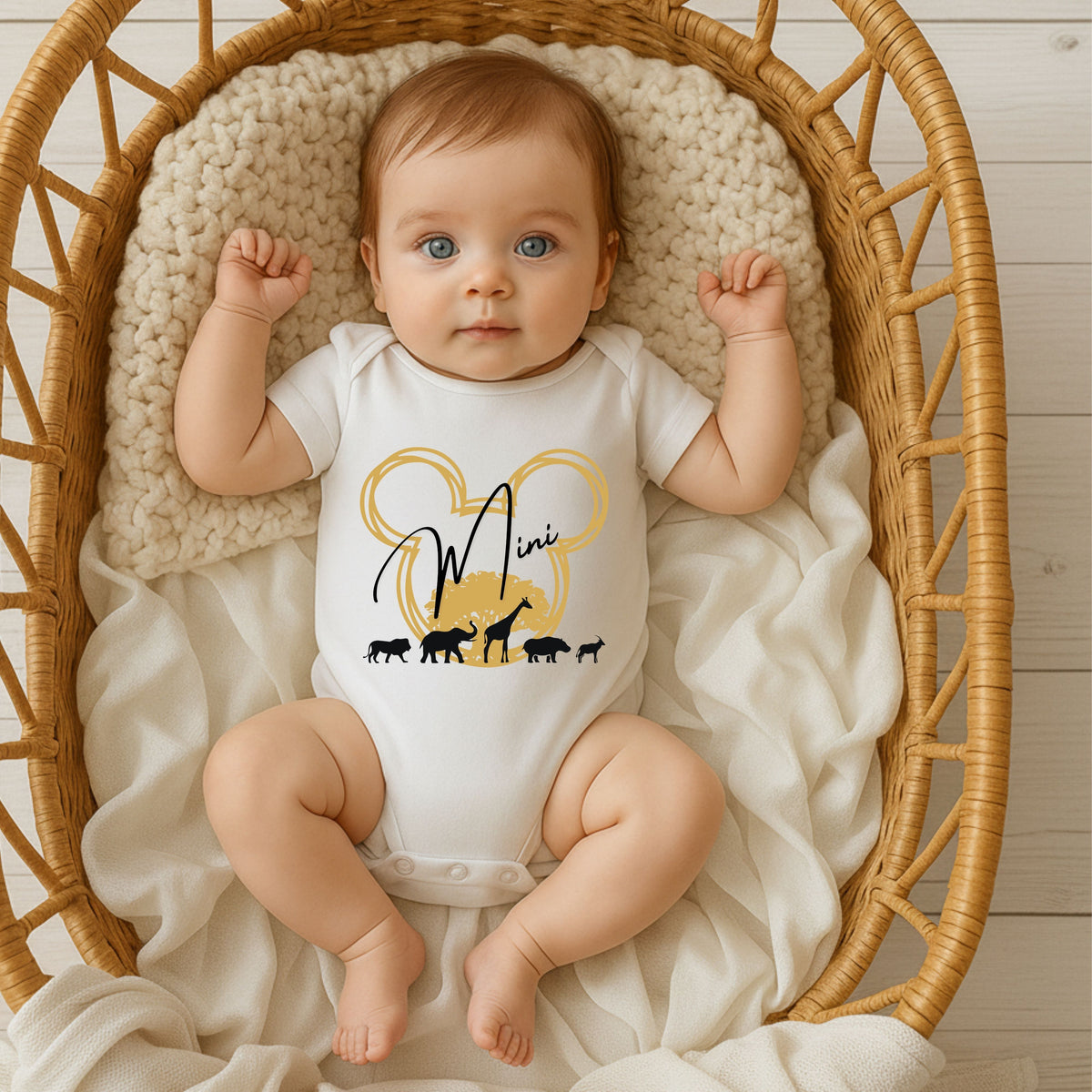 Geschenk zur Geburt | Mama & Mini Partnerlook Safari-Shirt & Body